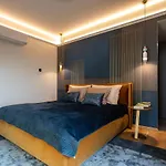 Elegant Seaview Penthouse 3br Ensuite Luxury Retreat With Sauna And Free Parking Апартаменты