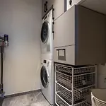 Апартаменты Elegant Seaview Penthouse 3br Ensuite Luxury Retreat With Sauna And Free Parking *