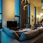 Elegant Seaview Penthouse 3br Ensuite Luxury Retreat With Sauna And Free Parking Апартаменты