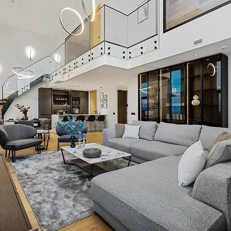 Elegant Seaview Penthouse 3br Ensuite Luxury Retreat With Sauna And Free Parking