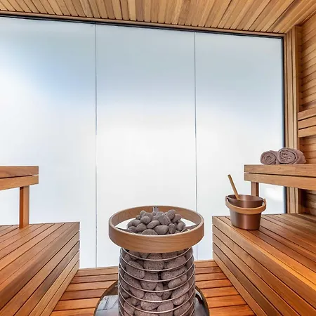 Elegant Seaview Penthouse 3br Ensuite Luxury Retreat With Sauna And Free Parking Appartement Tallinn