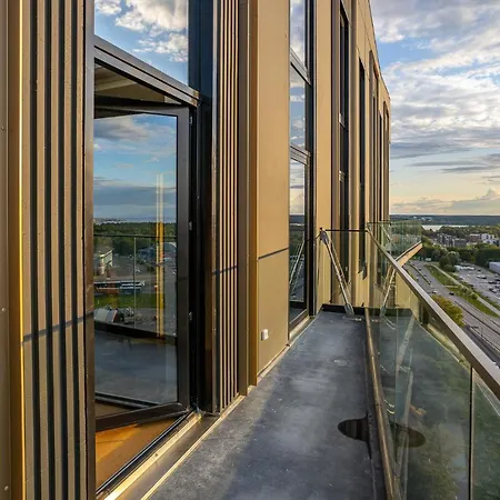 Apartament Elegant Seaview Penthouse 3br Ensuite Luxury Retreat With Sauna And Free Parking