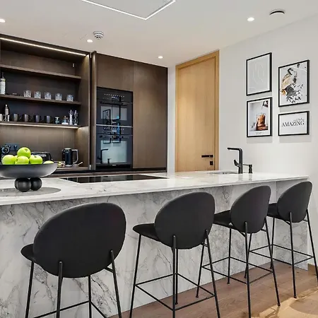 Elegant Seaview Penthouse 3br Ensuite Luxury Retreat With Sauna And Free Parking 탈린