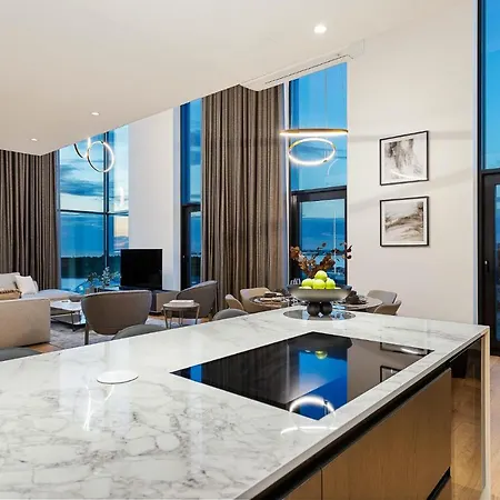 Elegant Seaview Penthouse 3br Ensuite Luxury Retreat With Sauna And Free Parking 아파트 *