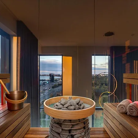 Elegant Seaview Penthouse 3br Ensuite Luxury Retreat With Sauna And Free Parking 탈린
