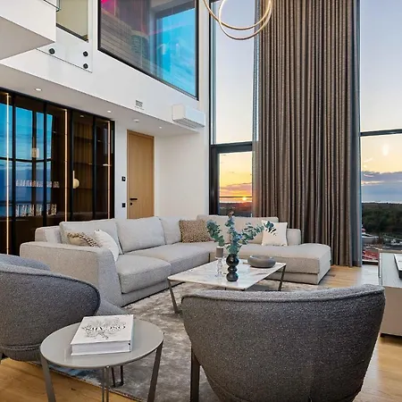 Elegant Seaview Penthouse 3br Ensuite Luxury Retreat With Sauna And Free Parking Apartament *