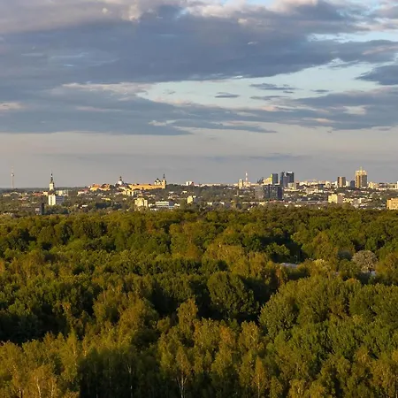 Elegant Seaview Penthouse 3br Ensuite Luxury Retreat With Sauna And Free Parking *