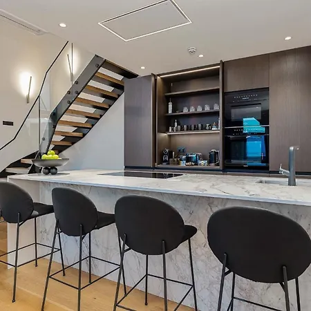 Apartament Elegant Seaview Penthouse 3br Ensuite Luxury Retreat With Sauna And Free Parking Tallin