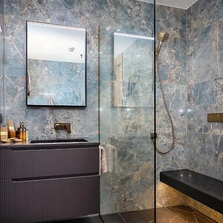 아파트 Elegant Seaview Penthouse 3br Ensuite Luxury Retreat With Sauna And Free Parking