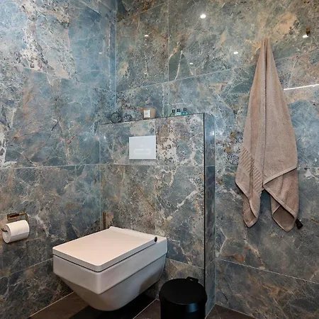 Elegant Seaview Penthouse 3br Ensuite Luxury Retreat With Sauna And Free Parking * Tallin