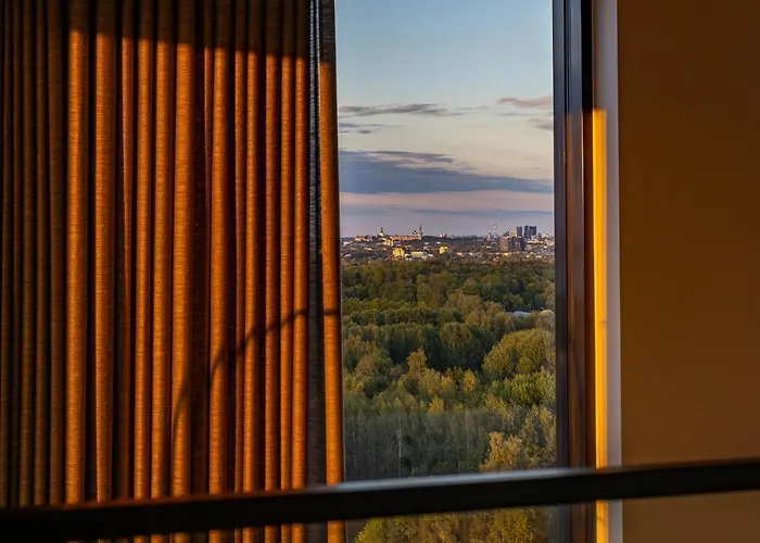 Elegant Seaview Penthouse 3br Ensuite Luxury Retreat With Sauna And Free Parking Appartamento Reval