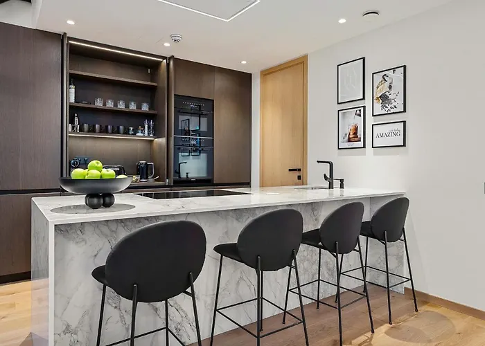 Elegant Seaview Penthouse 3br Ensuite Luxury Retreat With Sauna And Free Parking 탈린