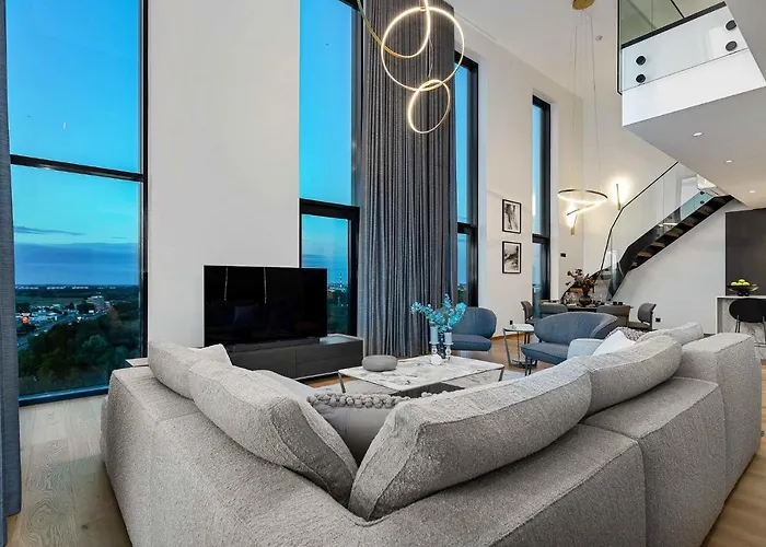 Elegant Seaview Penthouse 3br Ensuite Luxury Retreat With Sauna And Free Parking * タリン