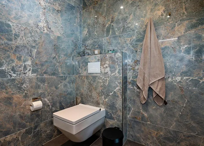 Elegant Seaview Penthouse 3br Ensuite Luxury Retreat With Sauna And Free Parking * Reval