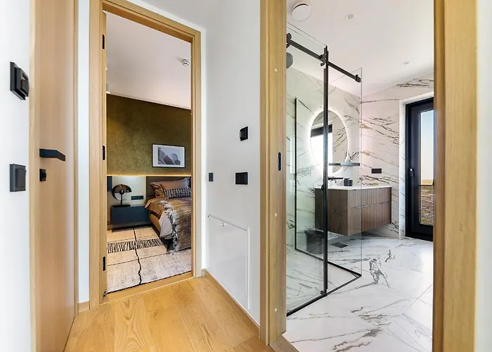 Elegant Seaview Penthouse 3br Ensuite Luxury Retreat With Sauna And Free Parking Appartamento *