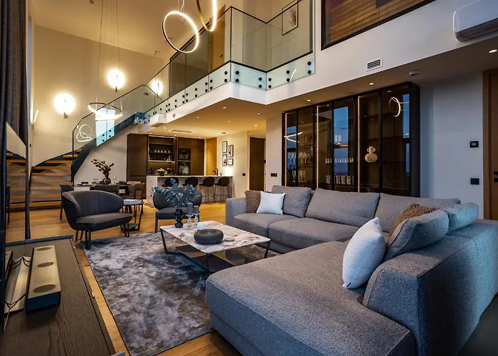 Elegant Seaview Penthouse 3br Ensuite Luxury Retreat With Sauna And Free Parking アパート *