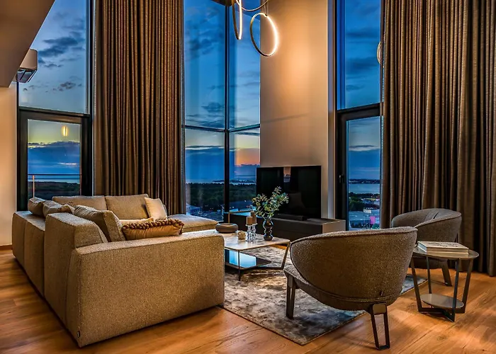 Elegant Seaview Penthouse 3br Ensuite Luxury Retreat With Sauna And Free Parking Reval