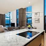 Elegant Seaview Penthouse 3br Ensuite Luxury Retreat With Sauna And Free Parking Daire *