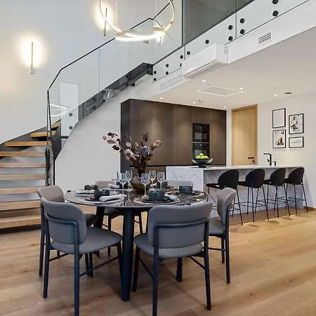 Elegant Seaview Penthouse 3br Ensuite Luxury Retreat With Sauna And Free Parking Διαμέρισμα *