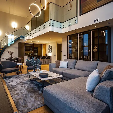 Elegant Seaview Penthouse 3br Ensuite Luxury Retreat With Sauna And Free Parking Apartmán *