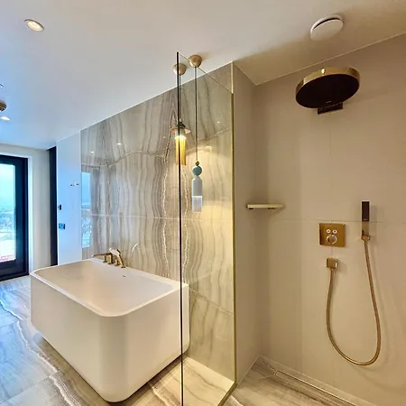 Elegant Seaview Penthouse 3br Ensuite Luxury Retreat With Sauna And Free Parking * Tallinn
