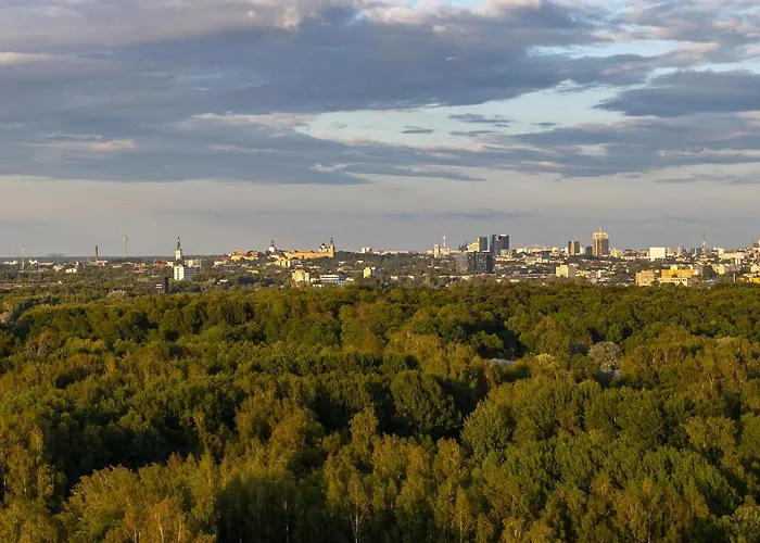 Elegant Seaview Penthouse 3br Ensuite Luxury Retreat With Sauna And Free Parking *