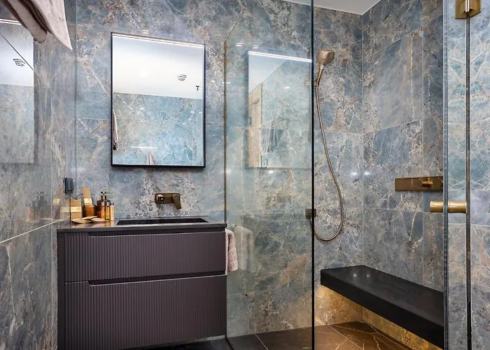 Apartmán Elegant Seaview Penthouse 3br Ensuite Luxury Retreat With Sauna And Free Parking