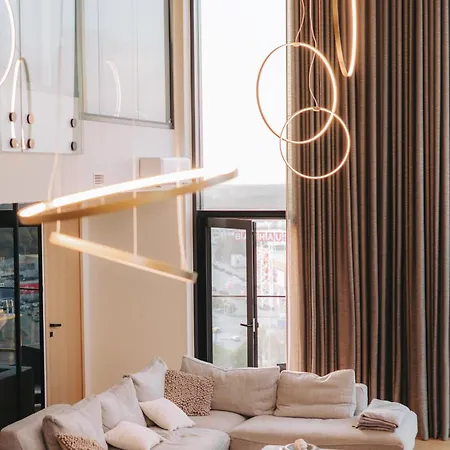 Elegant Seaview Penthouse 3br Ensuite Luxury Retreat With Sauna And Free Parking アパート *