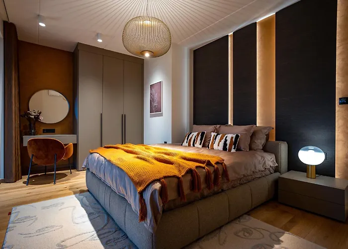 Appartement Elegant Seaview Penthouse 3br Ensuite Luxury Retreat With Sauna And Free Parking